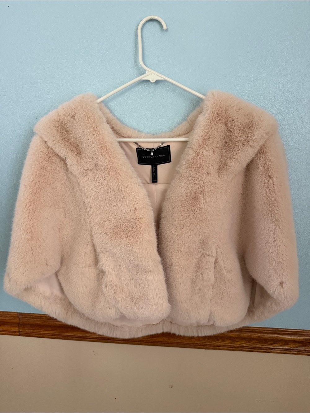 BCBGMAXAZRIA Faux Fur Poncho Capelet Bare Pink Blush XS/S 14222BM